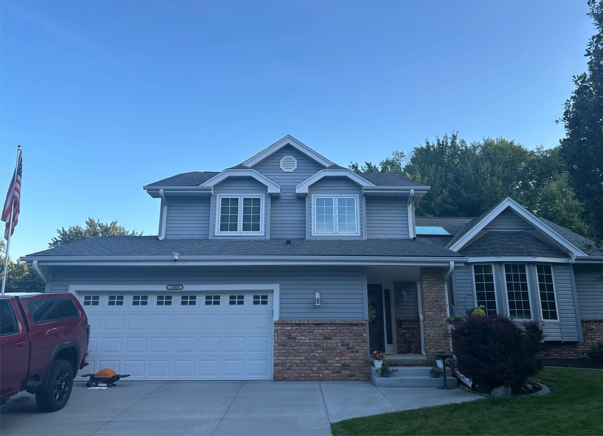 Omaha home before permanent architectural lighting installation